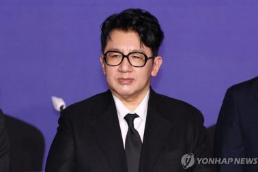 HYBE Chairman Bang Si-hyuk issues first statement amid allegations of fraudulent stock trading before IPO.